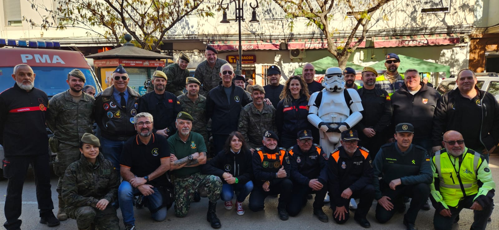 Los Guardias Civiles Retirados y los Reyes Magos unidos para llevar esperanza a los niños afectados por las inundaciones en Valencia